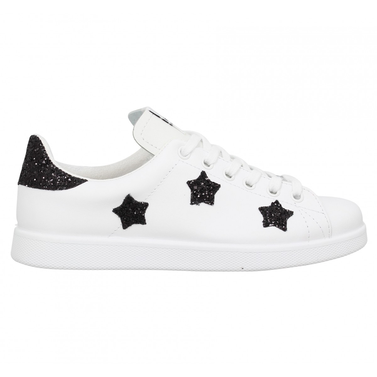 basket femme avec des etoiles